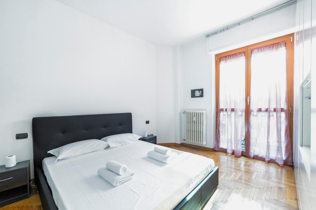 Cenisio M5 Lovely Apartment - With Balcony! Milan Luaran gambar