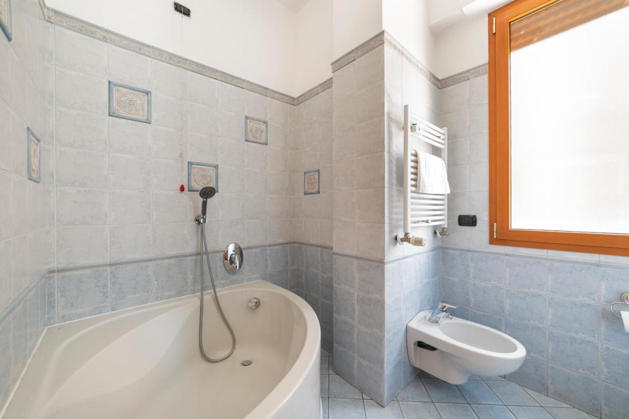 Cenisio M5 Lovely Apartment - With Balcony! Milan Luaran gambar