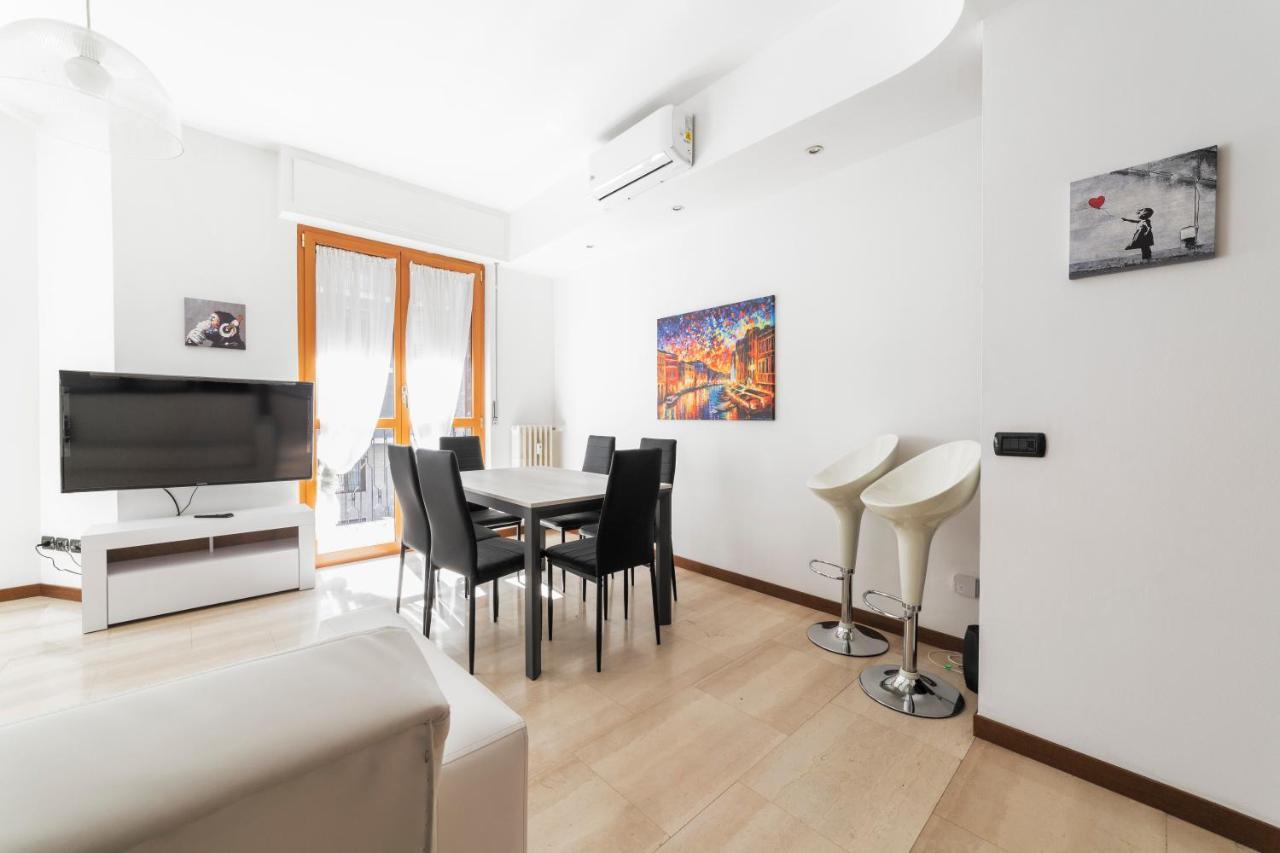 Cenisio M5 Lovely Apartment - With Balcony! Milan Luaran gambar