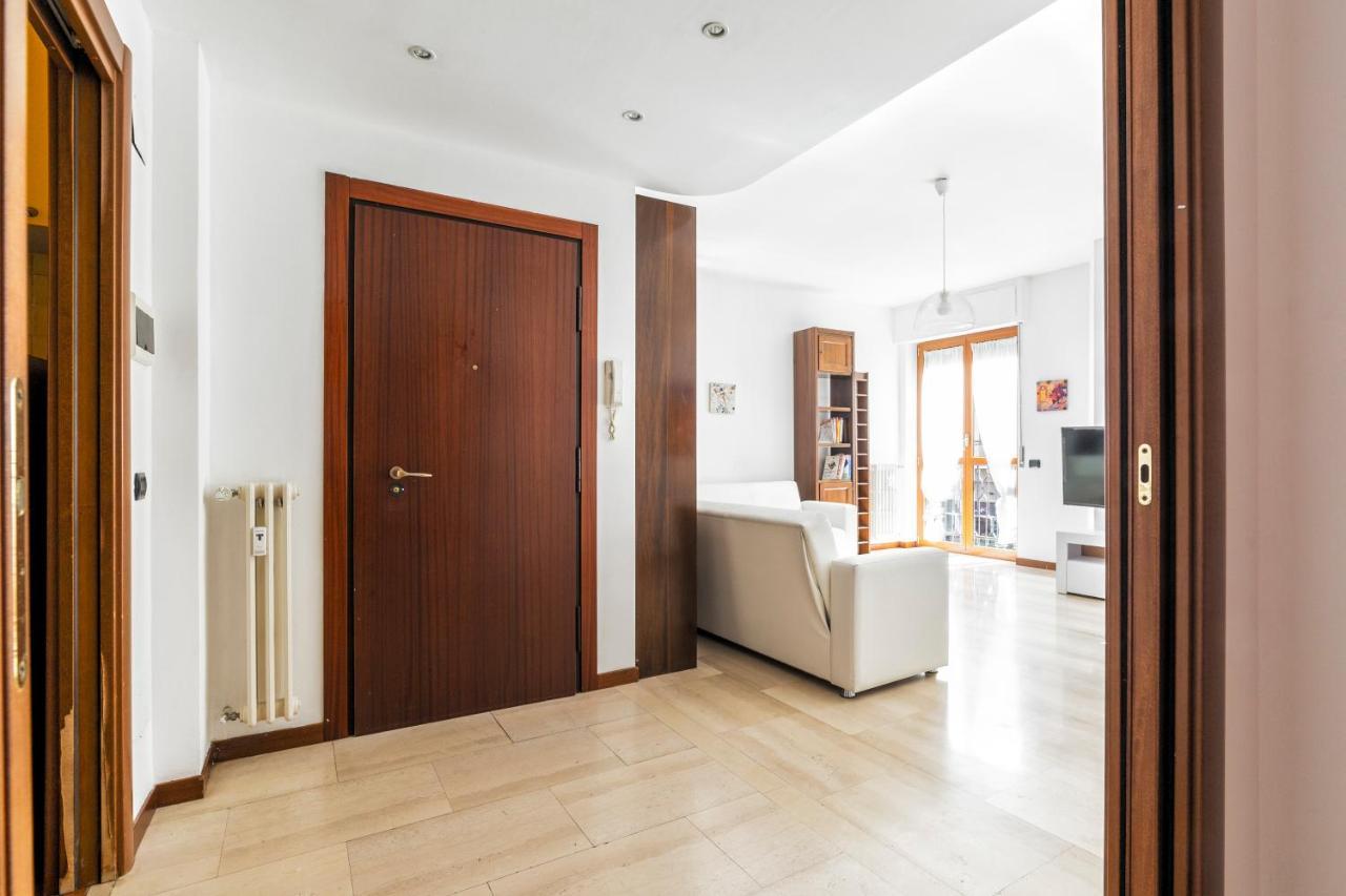 Cenisio M5 Lovely Apartment - With Balcony! Milan Luaran gambar