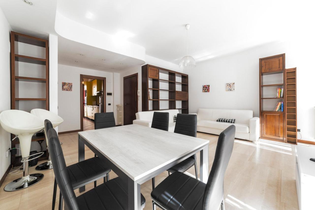 Cenisio M5 Lovely Apartment - With Balcony! Milan Luaran gambar
