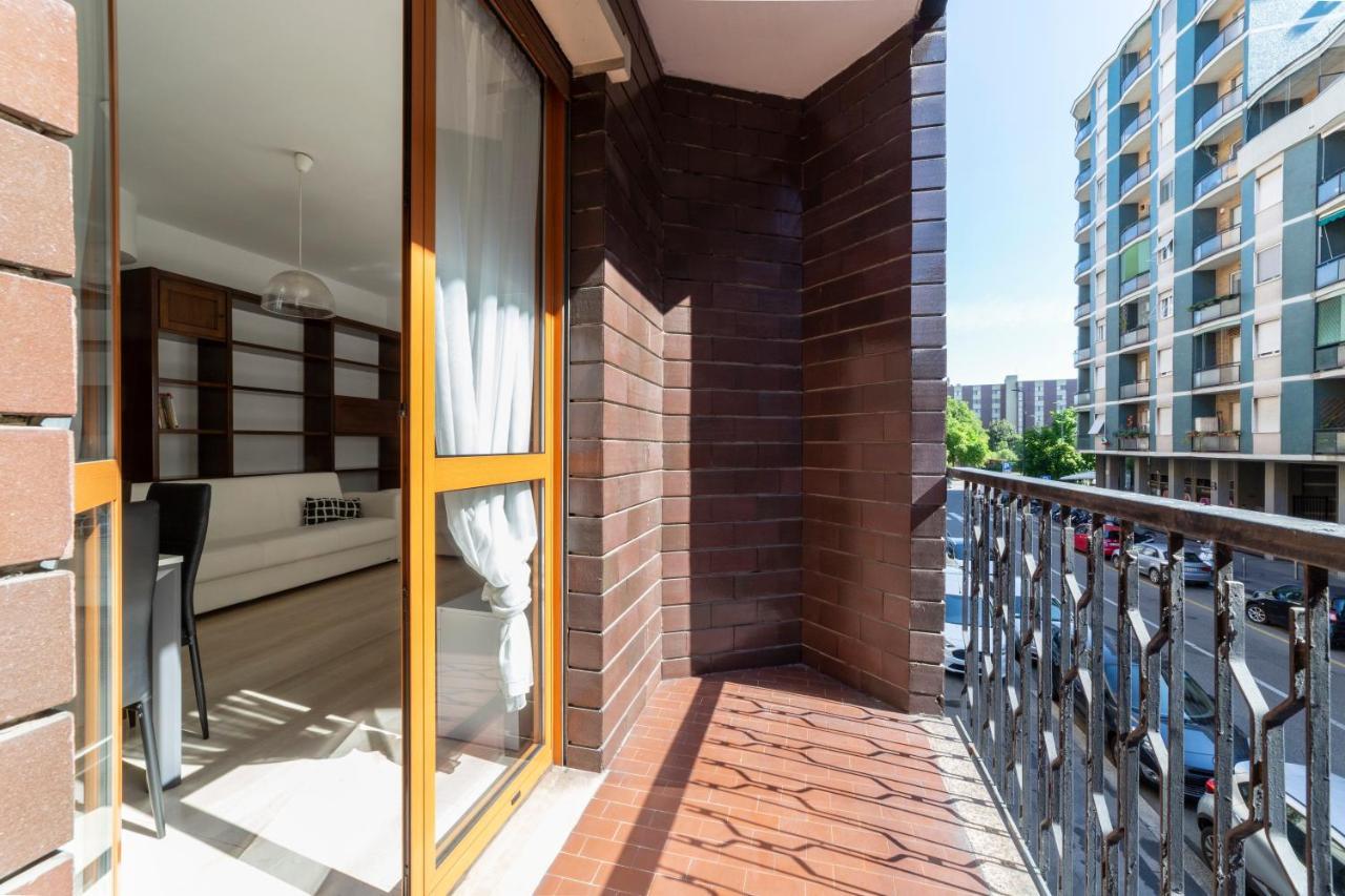 Cenisio M5 Lovely Apartment - With Balcony! Milan Luaran gambar